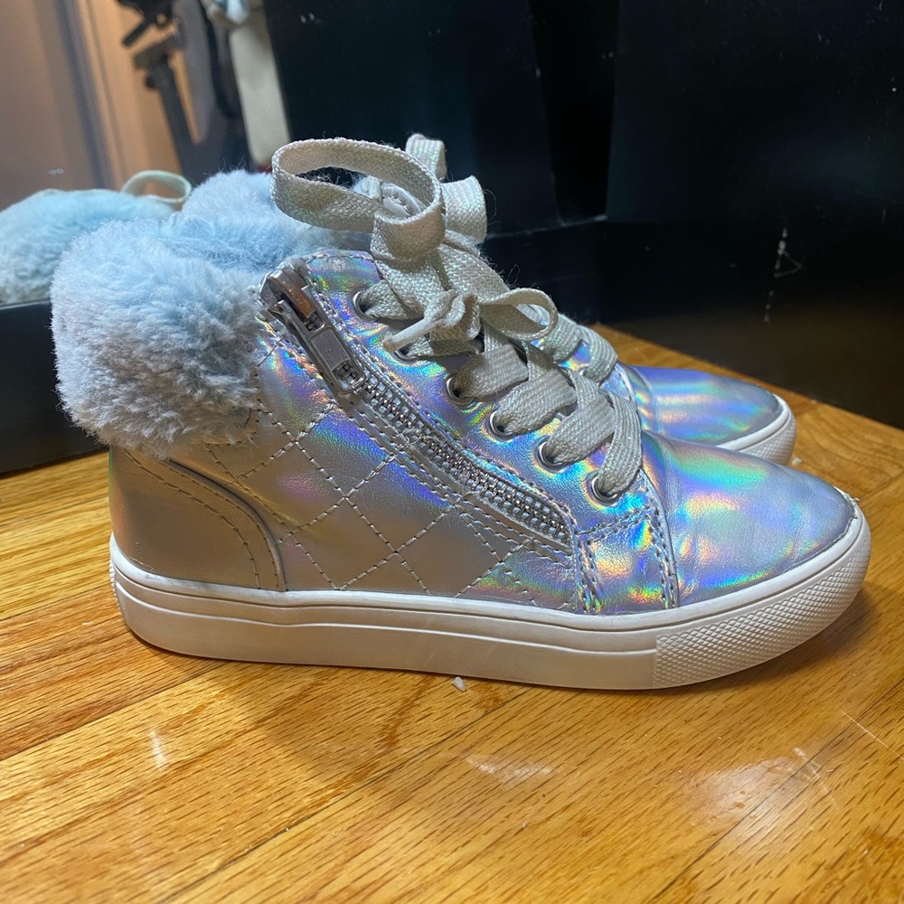 Girls Hitop Metallic Sneakers